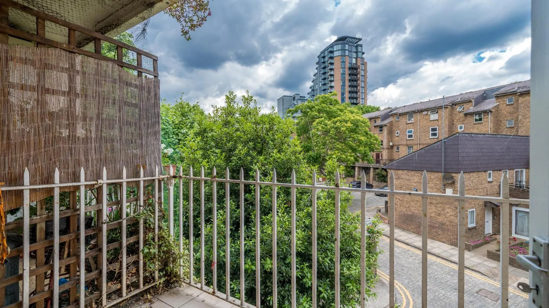New! Cosy Flat - Free Secure Parking - Wapping Station Apartment London