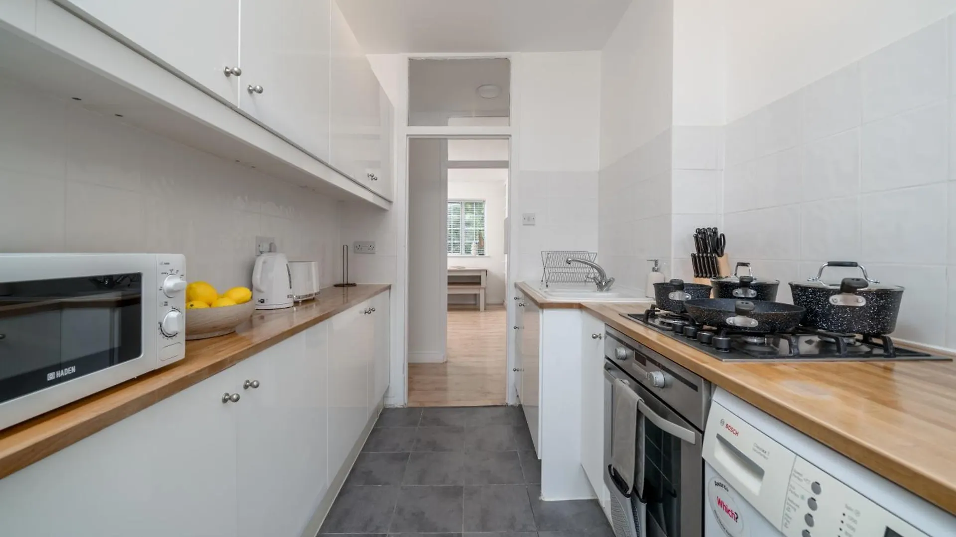 New! Cosy Flat - Free Secure Parking - Wapping Station Apartment London 0*,  United Kingdom
